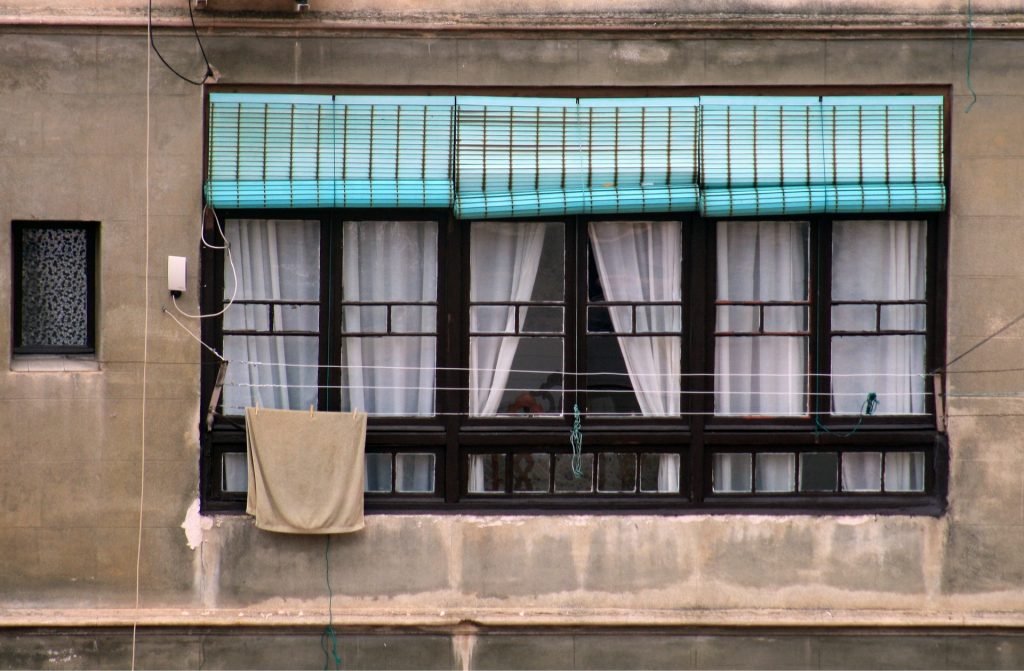 Custom Colored Blinds for Playful Home Interiors